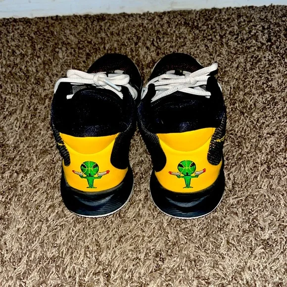 Nike Kyire 7 RayGuns - Picture 3 of 6